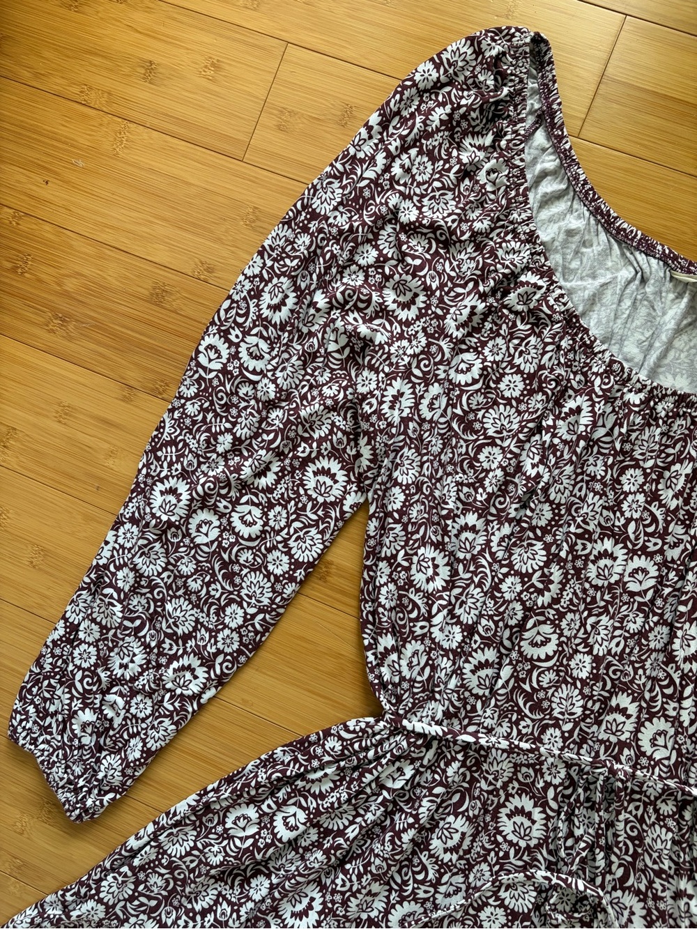 Boden Scoop Tiered Jersey Mini Dress in Brown Floral. Size: 20-22 - Picture 5 of 9